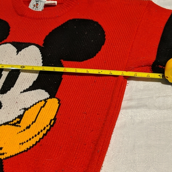 @Walt Disney Productions Sweater - Picture 5 of 7